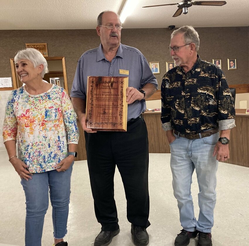 Mayor Bill Stahlman (center) presents a Volunteer Appreciation Award to Lynn and Marty Nickels at Thursday's Bull Shoals City Council meeting. The couple was honored for decades of service to the city.


Linda Masters/Baxter Bulletin