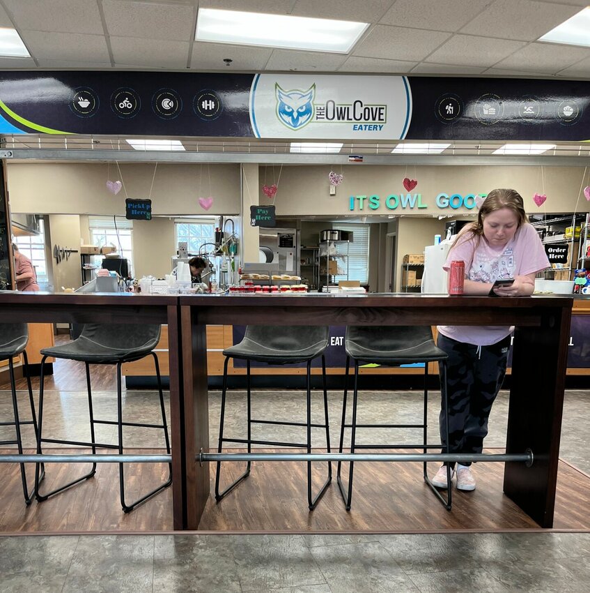Since OwlCove Eatery Manager Debra Hughes and co-manager Connie Street have taken over the campus cafe, they have noticed that students will hang out with their friends in &ldquo;pods&rdquo; between classes to study and eat.   Helen Mansfield/The Baxter Bulletin