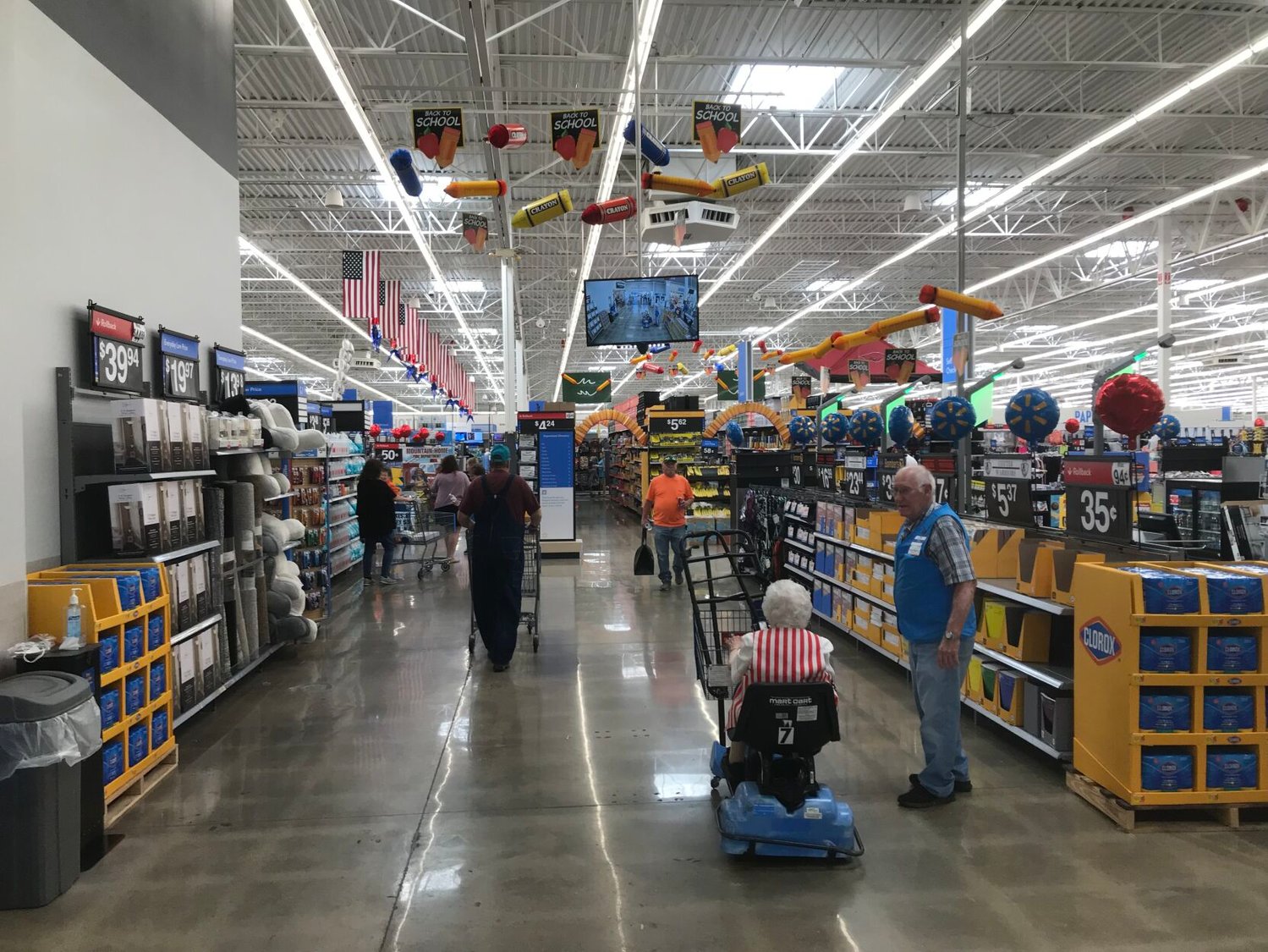 Walmart celebrates renovation Baxter Bulletin
