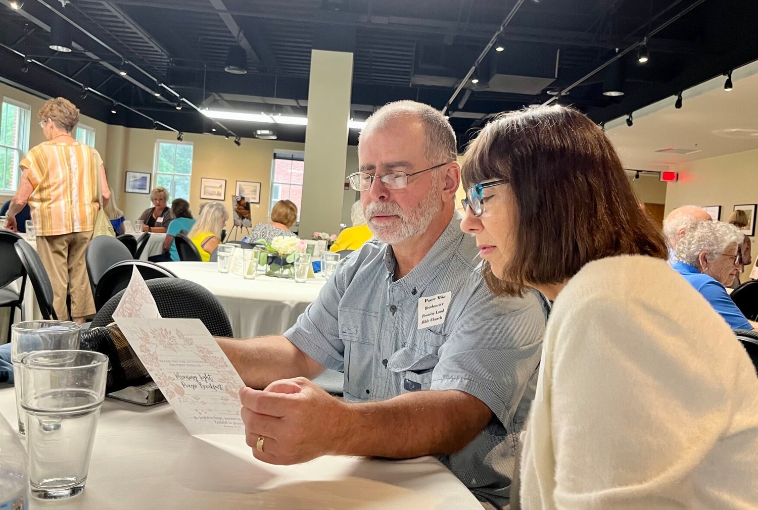 Community comes together in prayer Baxter Bulletin