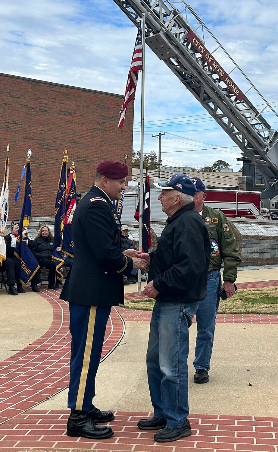 Crowd turns out to honor veterans; remember the fallen | Baxter Bulletin