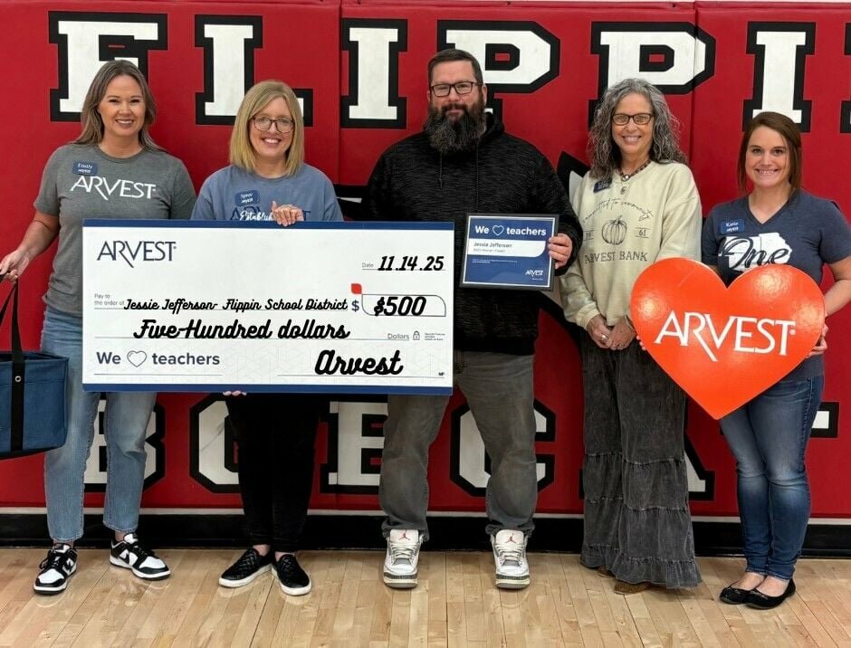 Arvest Bank donates to MC teachers
