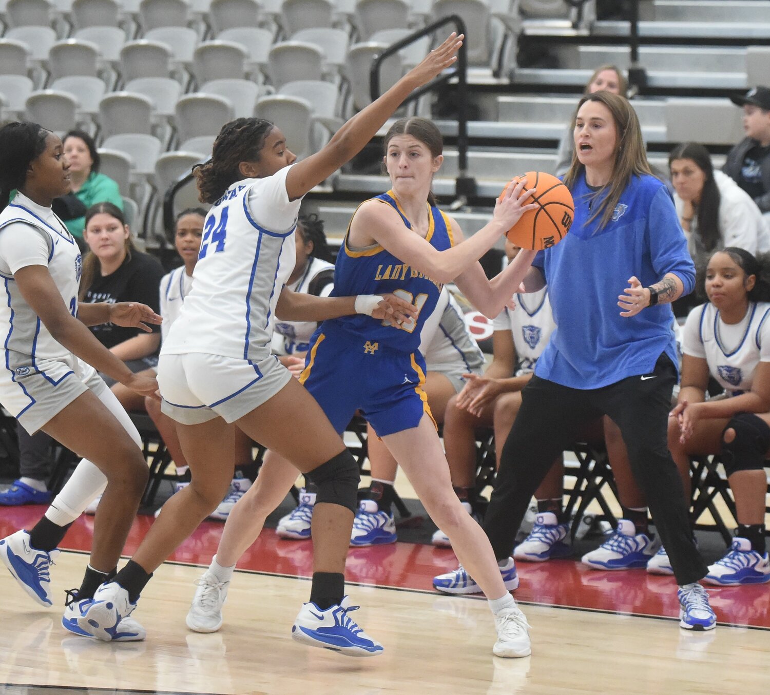 Conway holds off Mountain Home rally | Baxter Bulletin