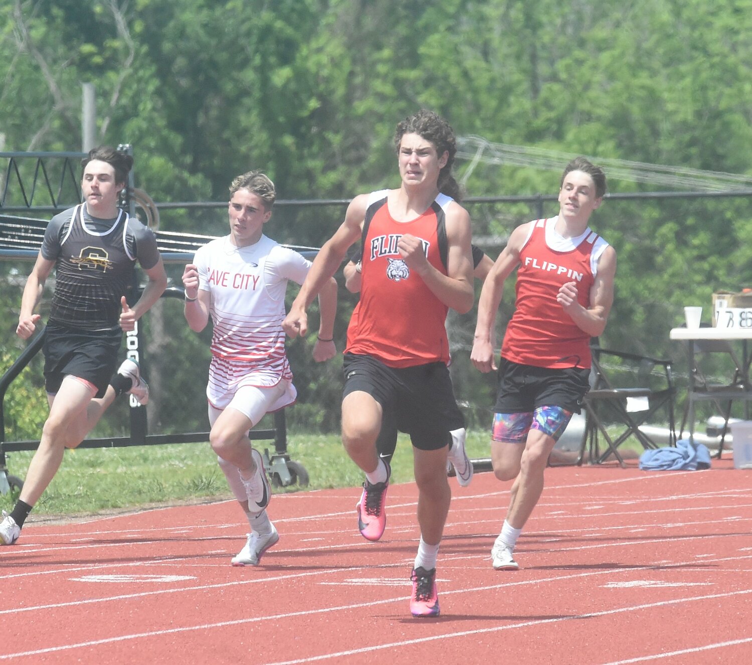 Roundup: Locals fare well at state track meets; MH teams battle Farmington