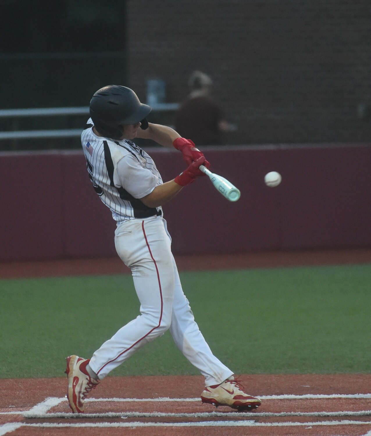 MacLeod topples Benton in state tourney opener