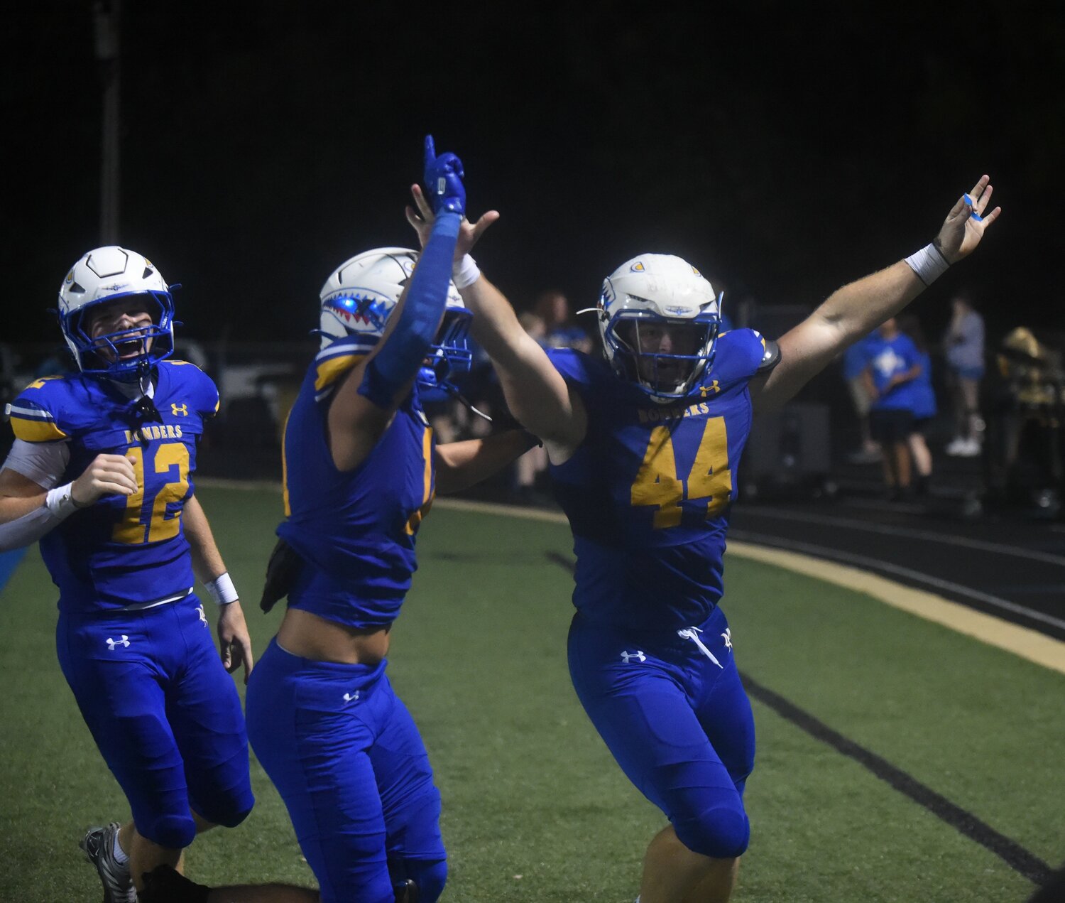Bombers bash Bulldogs with solid first half - Baxter Bulletin
