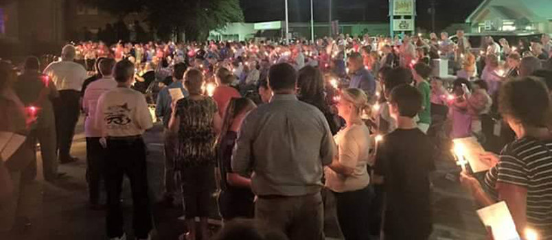 A crowd estimated at well over 1,000 gathered o the steps of the Coffee County Courthouse Aug. 10 to pray. FACEBOOK PHOTO