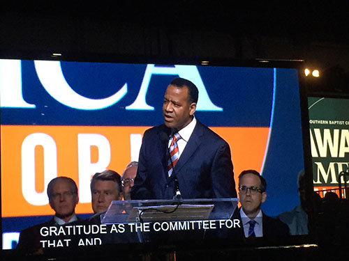 Kelvin Cochran speaks to the Convention on behalf of the Resolution Committee. GERALD HARRIS/Index