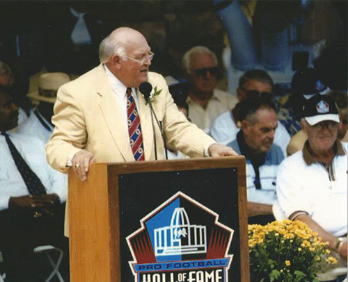 Billy Shaw addresses the gathered audience upon being inducted into the NFL Hall of Fame in Canton, OH. BILLY SHAW/Special