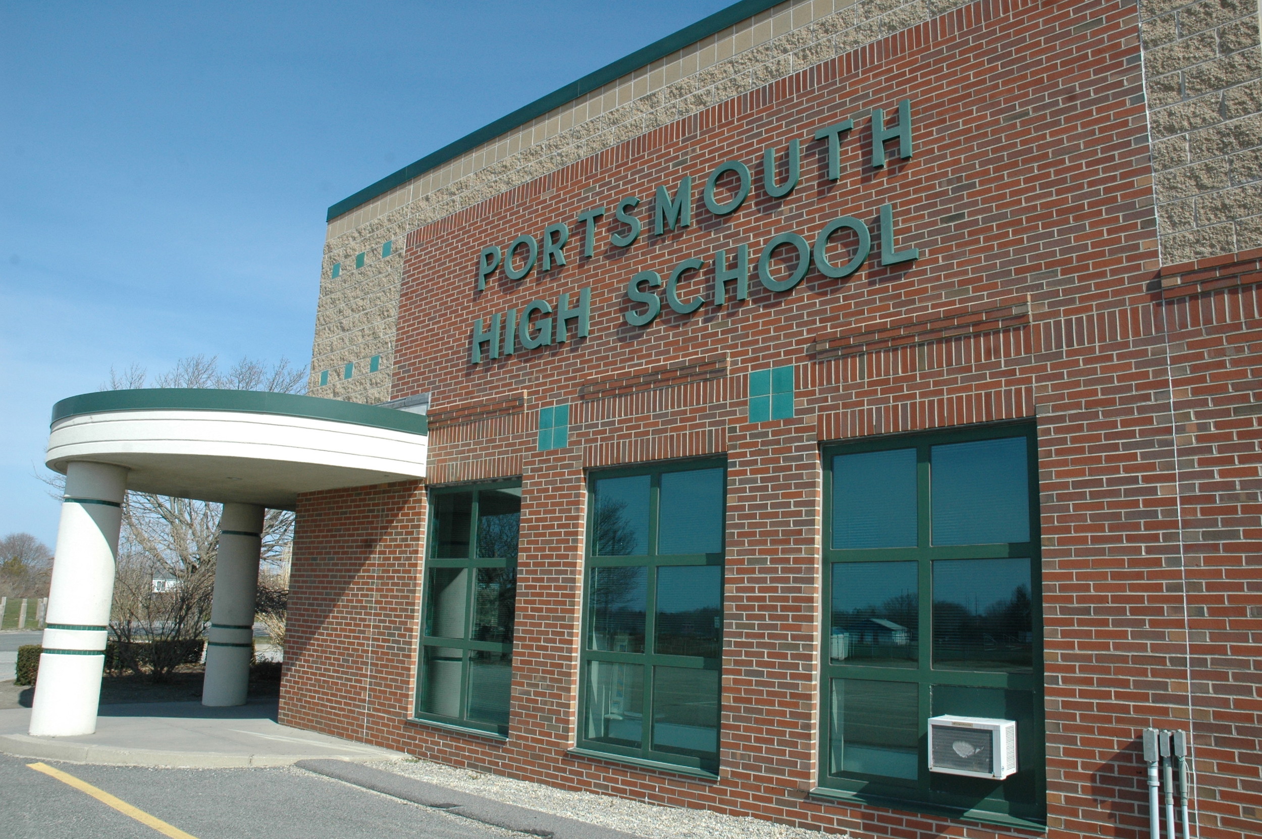 Portsmouth school employees awarded one-time ‘COVID bonuses