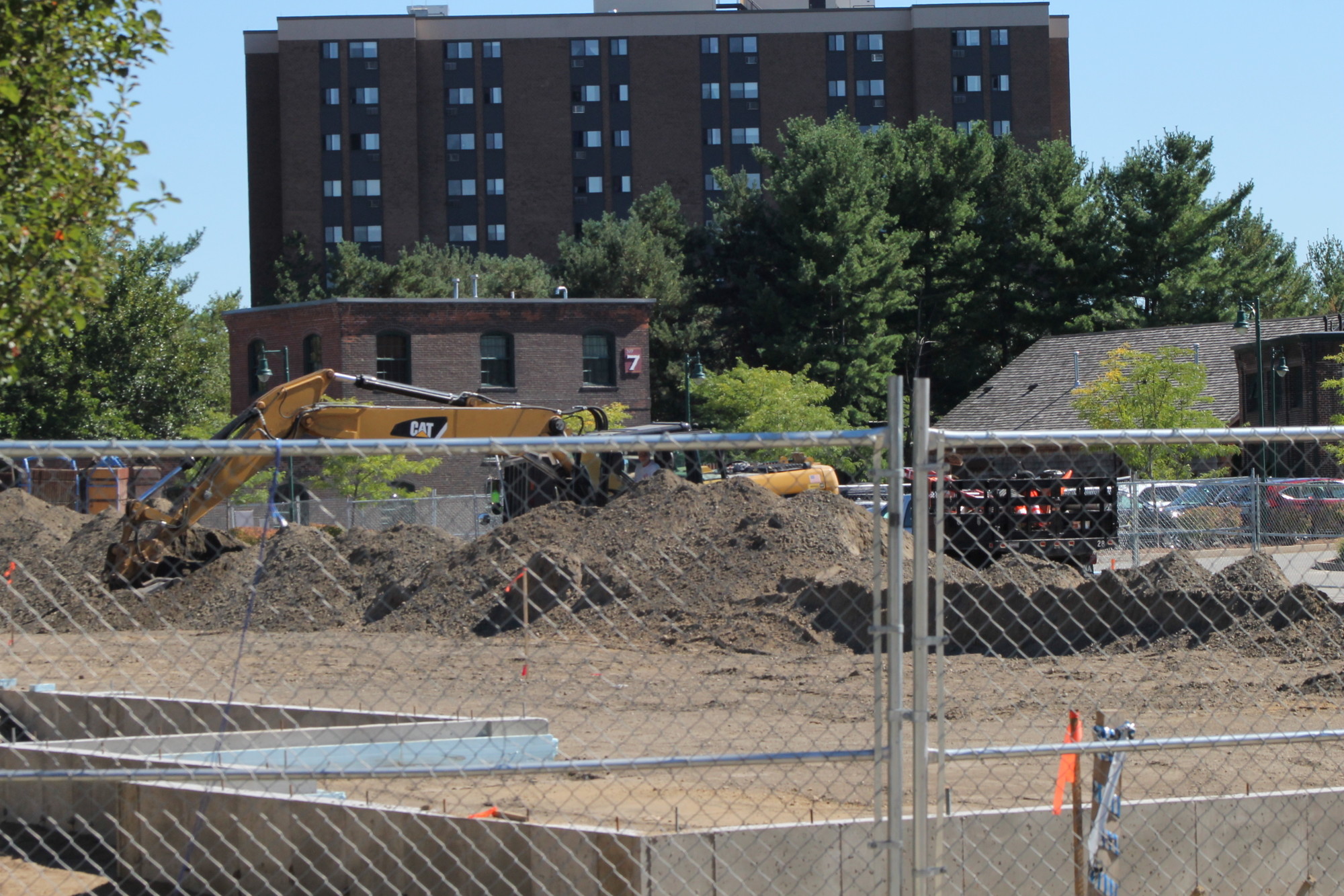 New apartment complex emerges at Rumford Center in East Providence