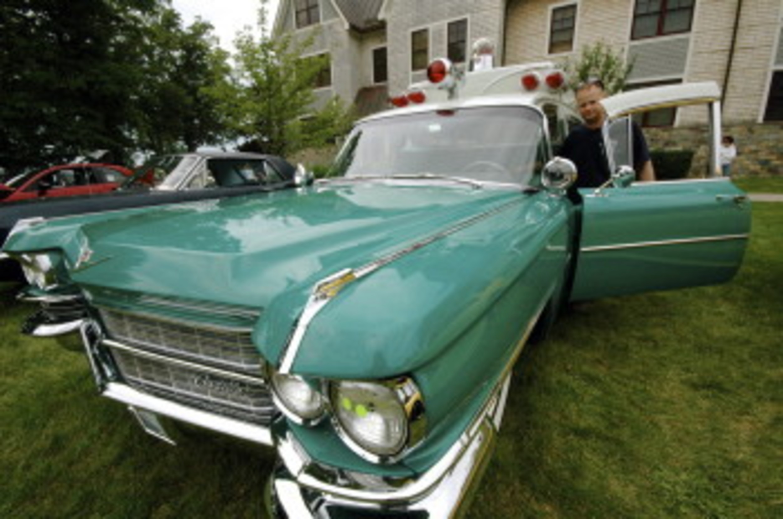 Portsmouth car show raises thousands for charity | EastBayRI.com - News