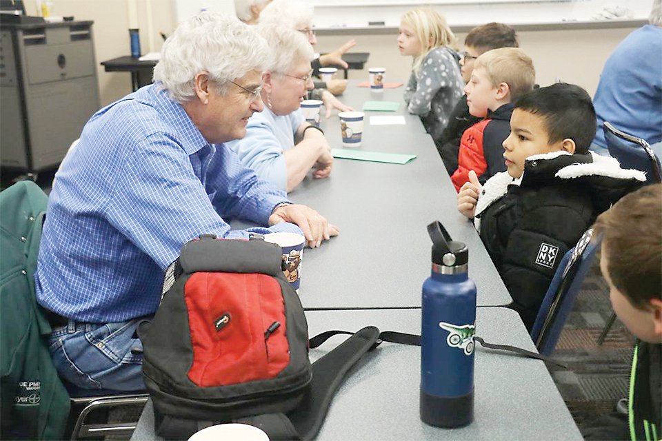 Ed and Joan Nims, longtime RSVP volunteers, met with their Demoney Elementary pen pals from Jennifer Gesche’s fourth-grade class.
Photo by Michael Tidemann