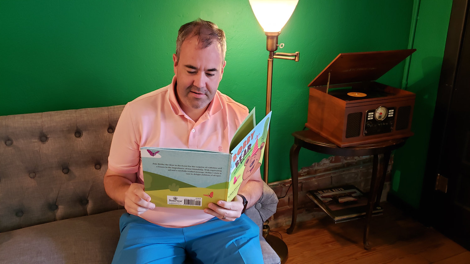 Teacher reinvents himself as author after loss - Vimarsana News