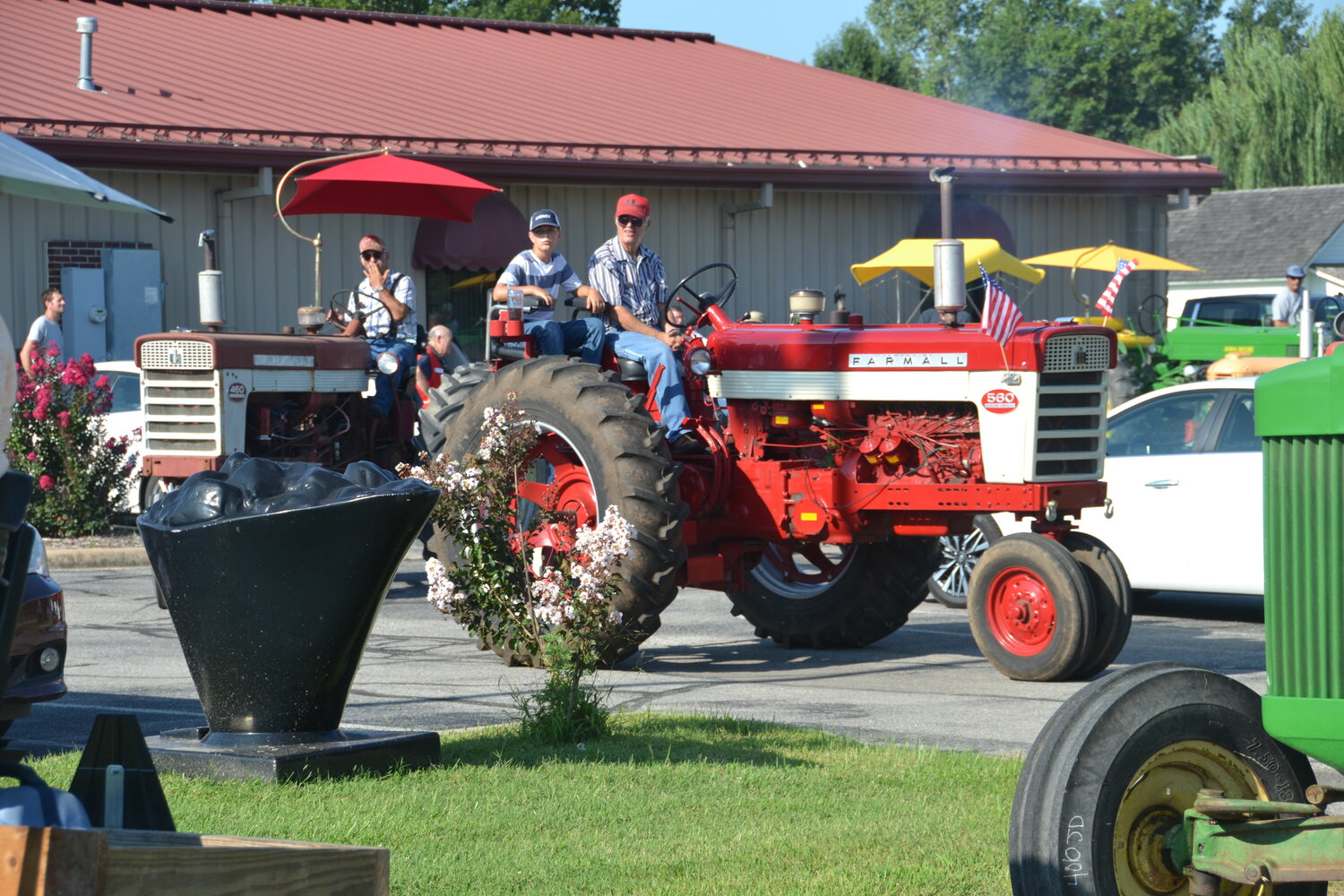 Tractor club explores area history - The Morning Sun